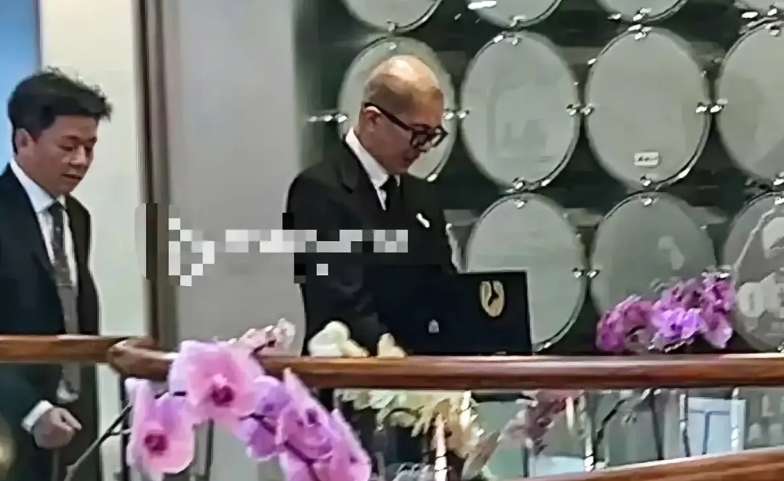 现在最后悔的人，内心饱受折磨的人，一定是徐家女的老公具俊晔了。

具俊晔太后悔，