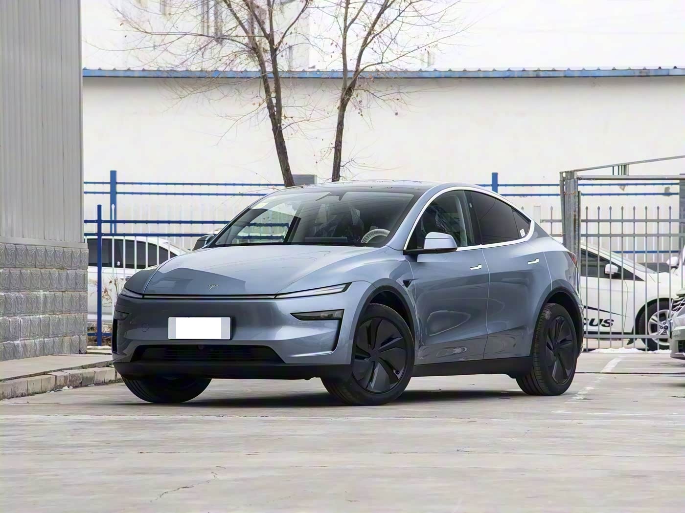 全新特斯拉Model Y更新上市！售价不变升级16英寸大屏，