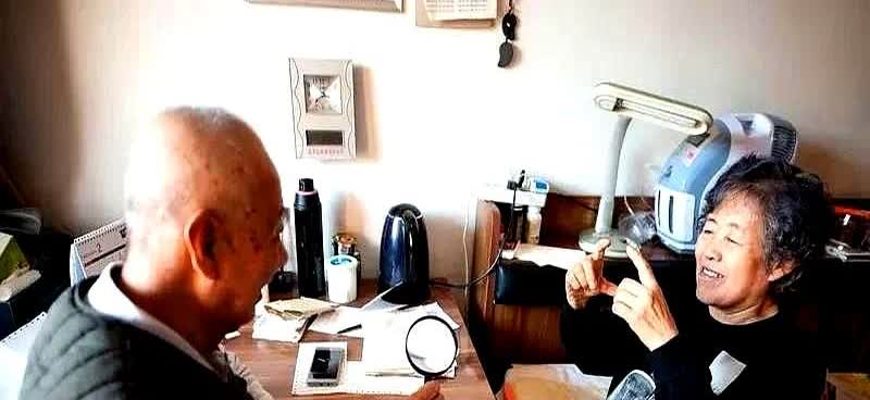 退休教师取消了教令津贴。而退休警察还要增加警衔津贴。

前阵子逛菜场碰见个一