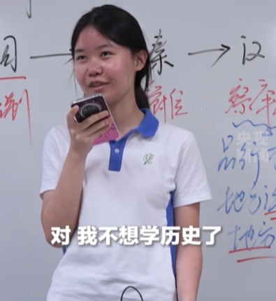“这个爸爸火到央视了！”深圳，一女高中生给爸爸打电话：爸爸，我不想学了，你会不会