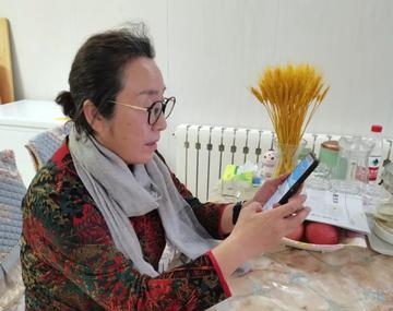 1、写自己的经历，写人间烟火，贴近大众，掏心窝子；
2、虚构别人的经历，走的也是