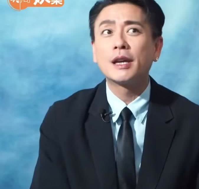 黄宗泽突上热搜。

上热搜的原因不是因为恋情。

也不是因为胡杏儿，而是