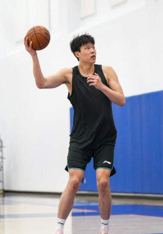 杨瀚森有领袖气质吗？能领导中国队男篮吗？
领导中国男篮绰绰有余，要认识到中国男篮