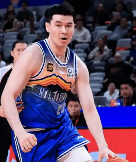 CBA季后赛今晚赛果：

今晚进行了12进8决赛上半区G2比赛，比赛结果如下：