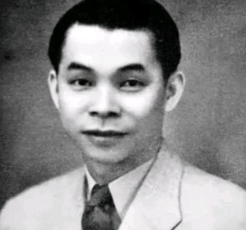 1929年，一叛徒来找柯麟看病，柯麟当即认出了叛徒。
柯麟照例在诊所接诊，那天进
