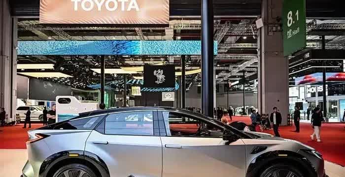 万万没想到，2025年上半年汽车销量排名:
轿车
第1名：吉利星愿（20.5