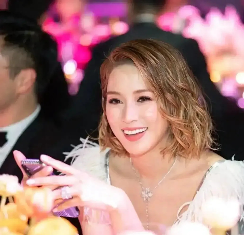 豪门媳妇徐子淇的未来











惊！豪门巨变！李兆基去世，徐子淇的靠