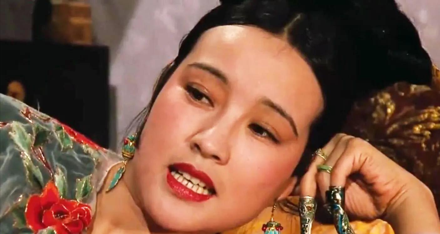 12岁的同治帝撞见慈禧与安德海，心中起了杀意。



1868年春分，阳光倾斜地