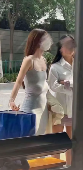 闺蜜肯定是个心机女！[大哭][大哭]
