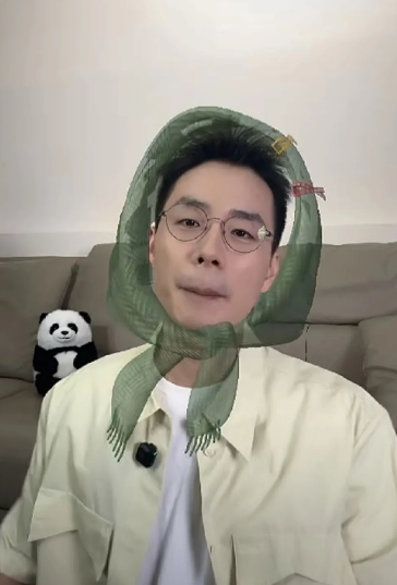 顿顿太难了，直播人气 1 万多，更扎心的是网友劝他去投奔董宇辉[捂脸]
顿顿的性