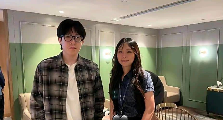 谁看了不羡慕这位幸运儿！和大头王楚钦、莎皇孙颖莎先后同框，左手男乒帅神右手女乒世
