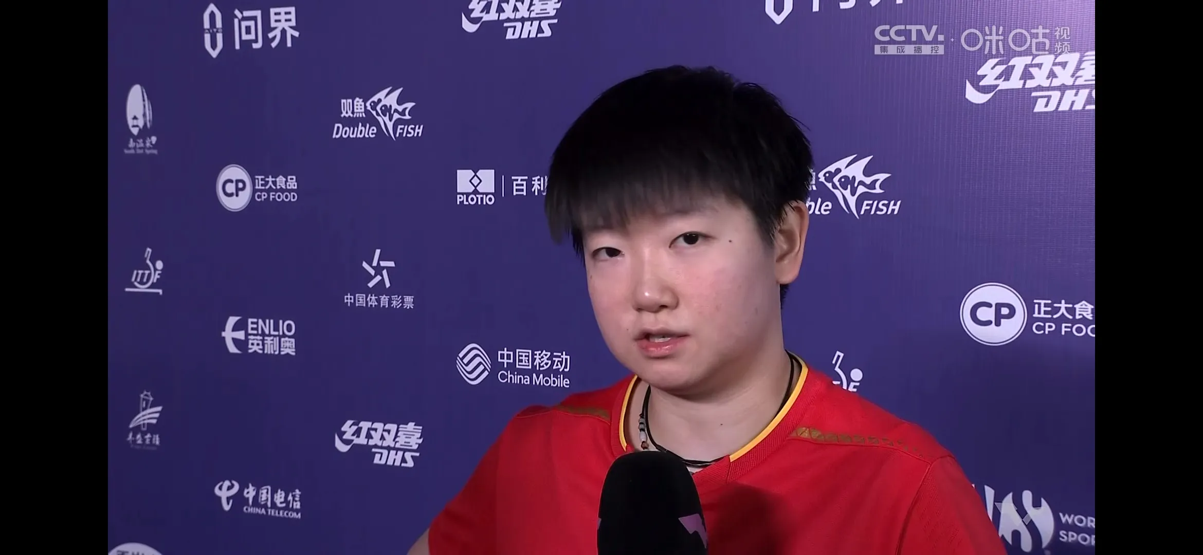 莎莎4：2战胜王艺迪，赛后采访。
记者：恭喜莎莎获胜，今天的表现非常出色，在0：