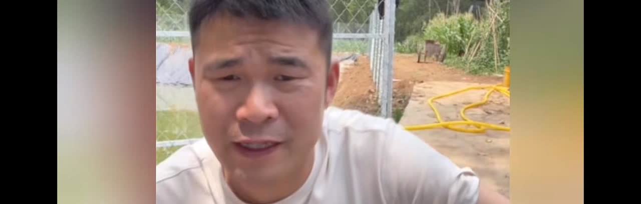 阿杜说去灵洋那理发得掏钱
阿杜的妹夫灵洋不是打算开理发店吗，阿杜说他虽然在钱上