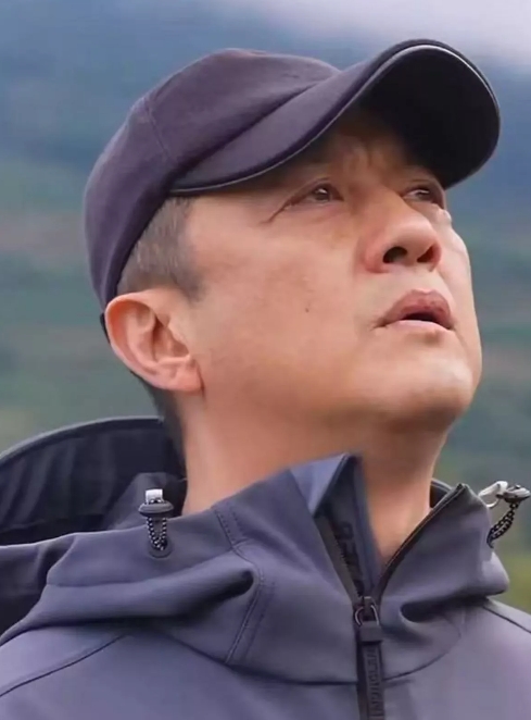 一觉醒来
李亚鹏沉默了！

他本来志得意满的要把花费上亿的幼儿园无偿移交，结果却