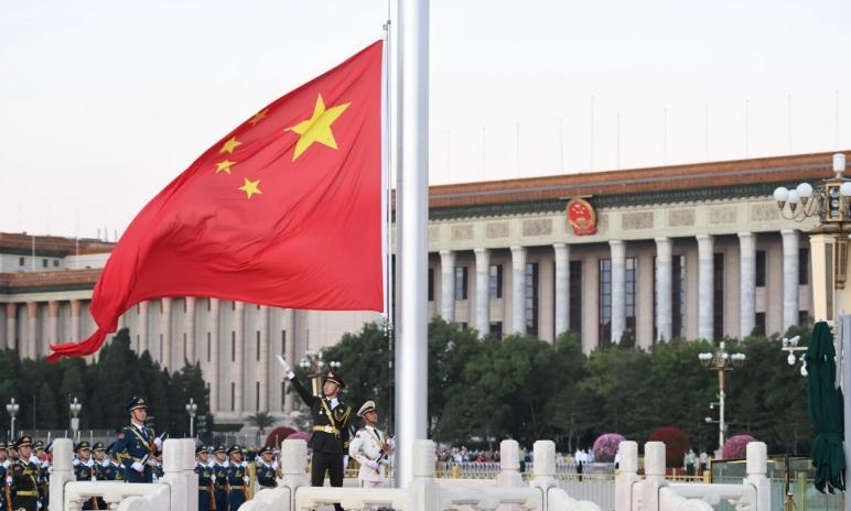 假如中国要立强国之威，必须要对外打一仗的话，打谁？这么说吧，不打印度和朝鲜，要打