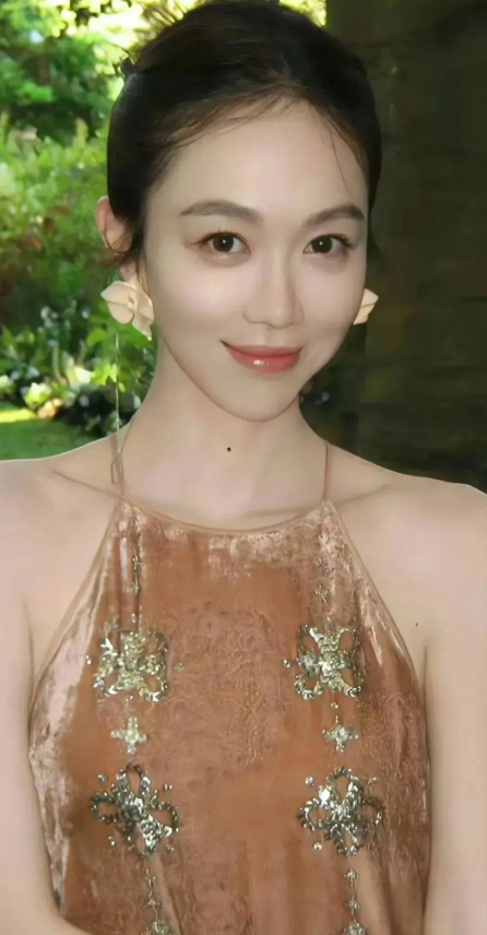 姜妍在娱乐圈口碑很好，什么原因?
