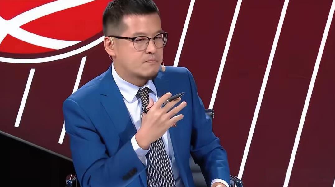 快船惨败掘金，著名篮球评论员杨毅点评比赛，太专业了

“快船输球，说白了就2点，