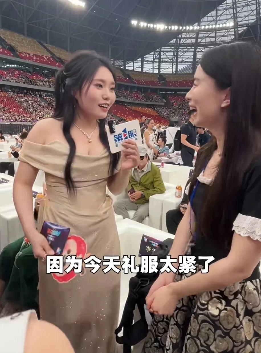 曾经她追过的男生现在应该后悔了吧，又有智慧又有学识，现在又漂亮，又会赚钱，还会主