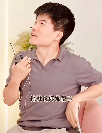
@董宇辉 
看高情商的宇辉，
如何轻松化解某些人的恶意评论。
昨晚10点多，