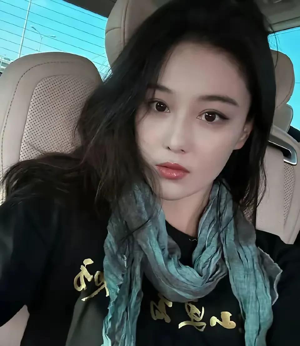 张馨予这么好的经纪人，在哪找的。
话说明星这些琐碎的事情不是都有助理负责嘛？可能