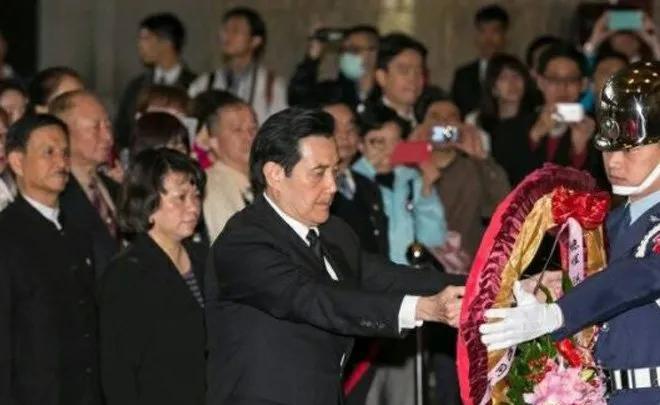 2016年3月，孙中山逝世91周年时，马英九为孙中山献花篮时，孙武彦站在其身后，
