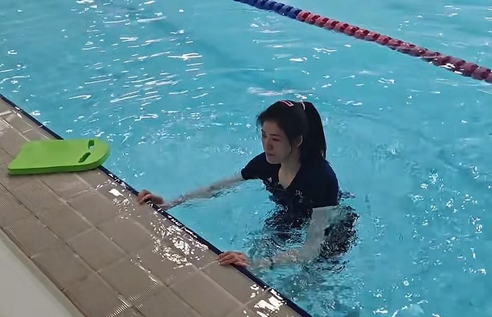 被李盈莹给整破防了[流泪][流泪]浑身上下都是伤啊[流泪][流泪]刚看了李盈莹发