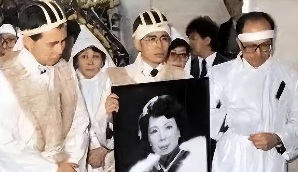 豪门向来流传六亲缘浅的古话，这也是李泽楷死磕亲爹36年的原因！利益至上的亲缘关系
