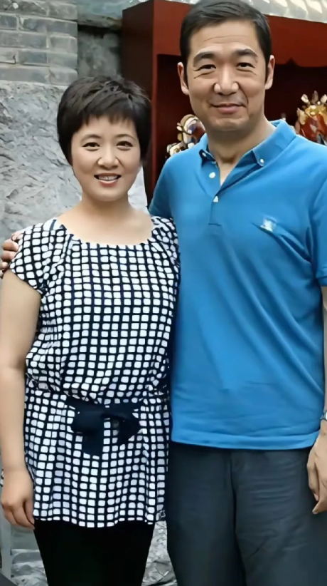 娱乐圈的模范夫妻，一个大导演能一辈子守着一个妻子不花心，真的很难做到，导演的诱惑