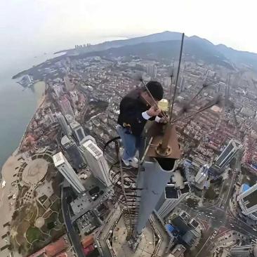 这种工作每天给你1000，你敢做不
