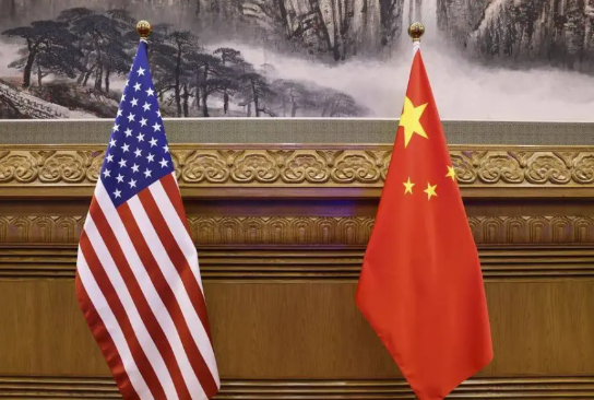 现在局势很明朗，美国得接招了，你敢动波斯，我就收台！中国这回不藏着掖着，直接演习