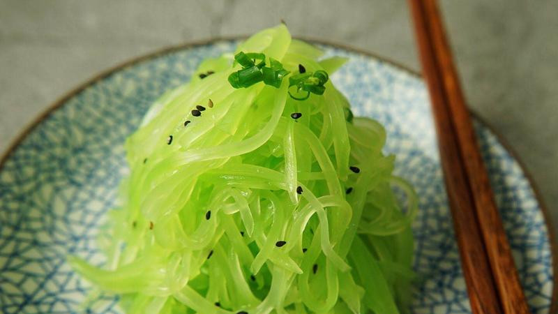 凉拌莴笋丝（酸辣开胃，冰镇后口感更佳）