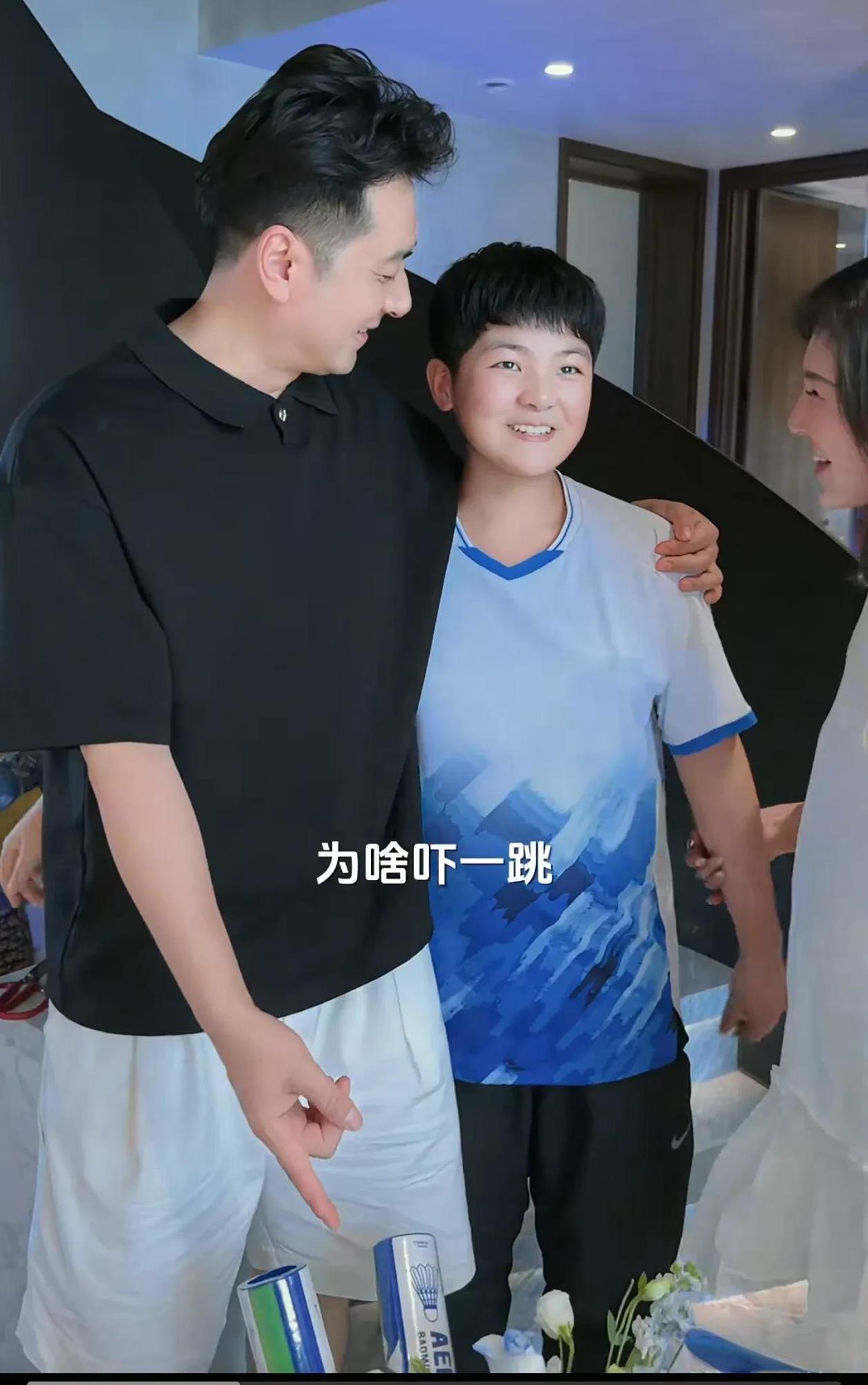 前几天立云家的掌上明珠过生日
没隔几天路嫂加的公子过生日
记得他们刚来视频的时候