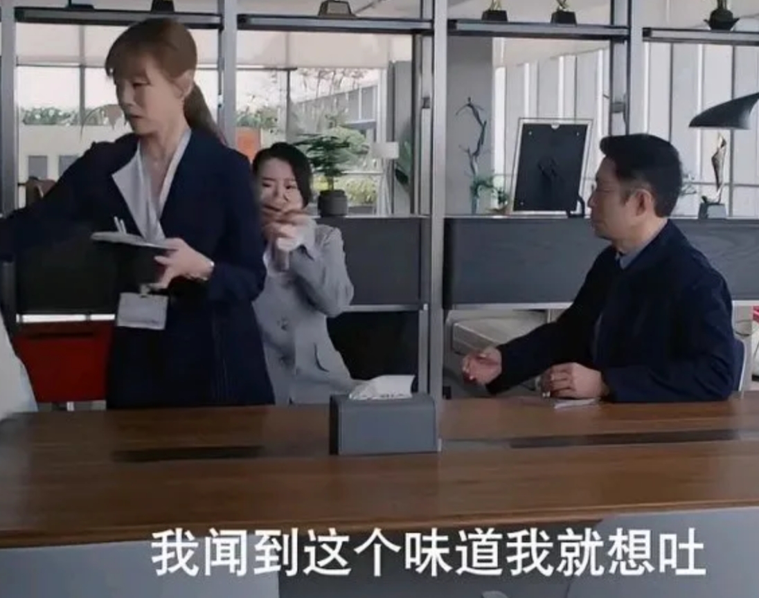 《蛮好的人生》这剧情似从短剧“取经”，爽点狂飙！邱丽苏为挽回丁致远假孕“拿捏”，