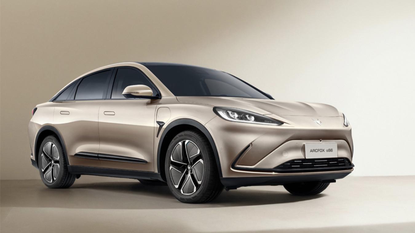 极狐阿尔法S6：20万级纯电‘安全天花板’！极狐汽车智驾/刚度/续航全维度破局