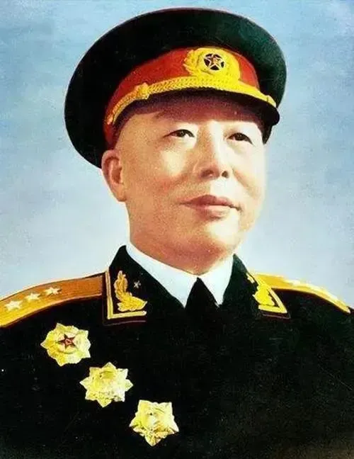 淮海战役打响前一天晚上，也就是11月5日晚，时任华野十纵司令员的宋时轮，为了摸清