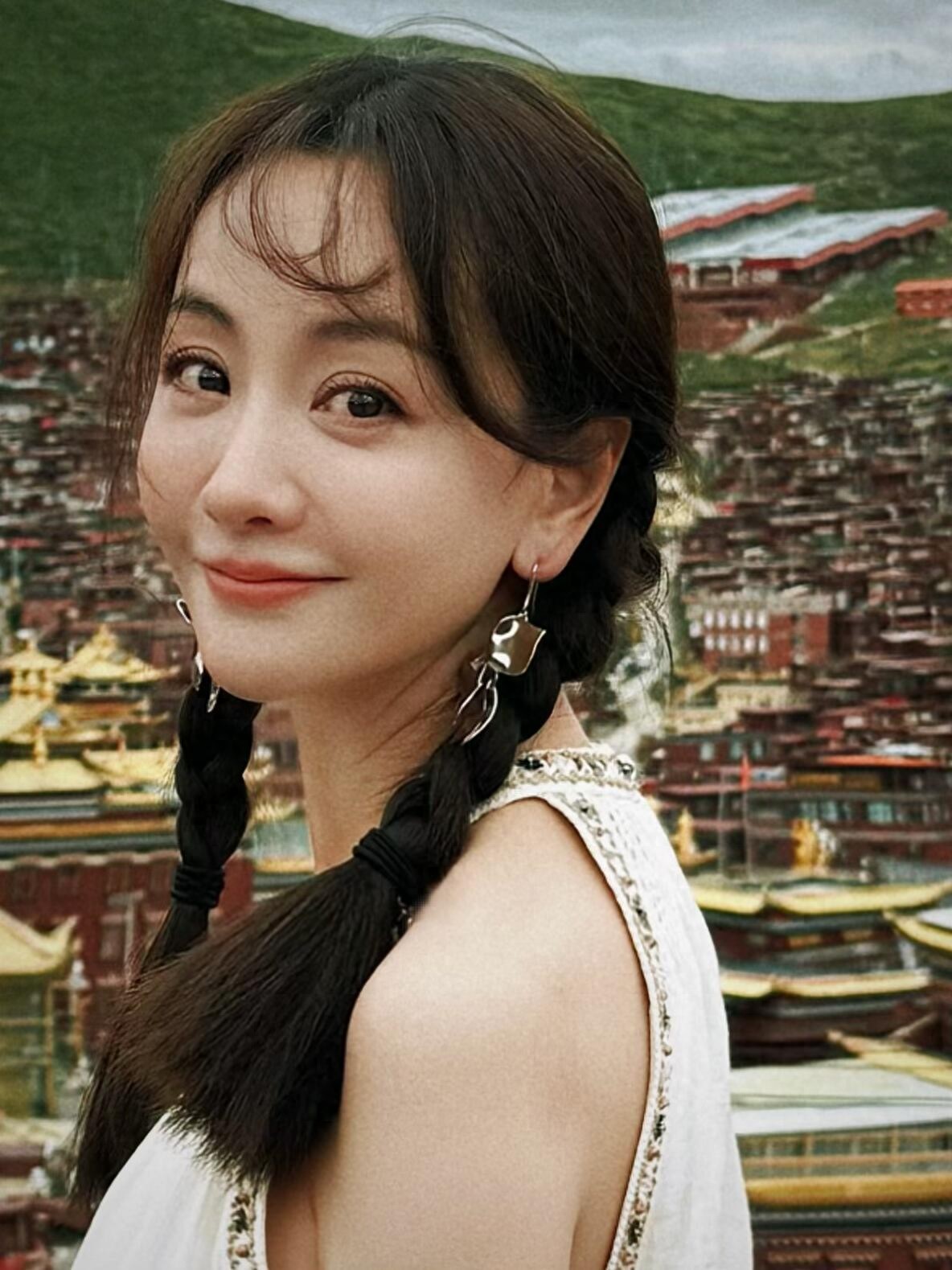 杨蓉今日份美拍写真，真的是一眼万年
