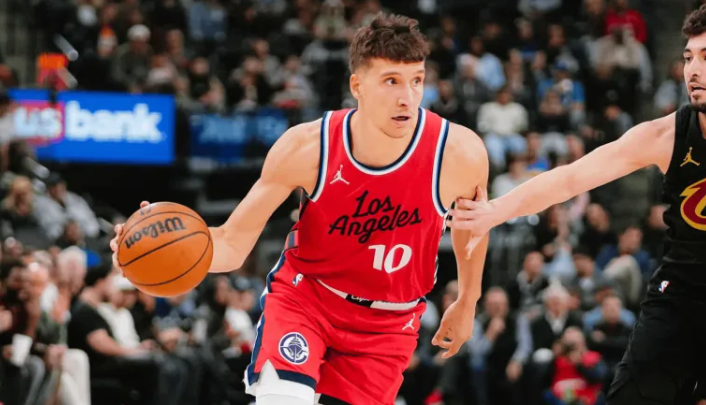 快船随队记者更新动态，发布了明日杯赛主场对阵灰熊的伤病报告。
据悉，波格丹-波格