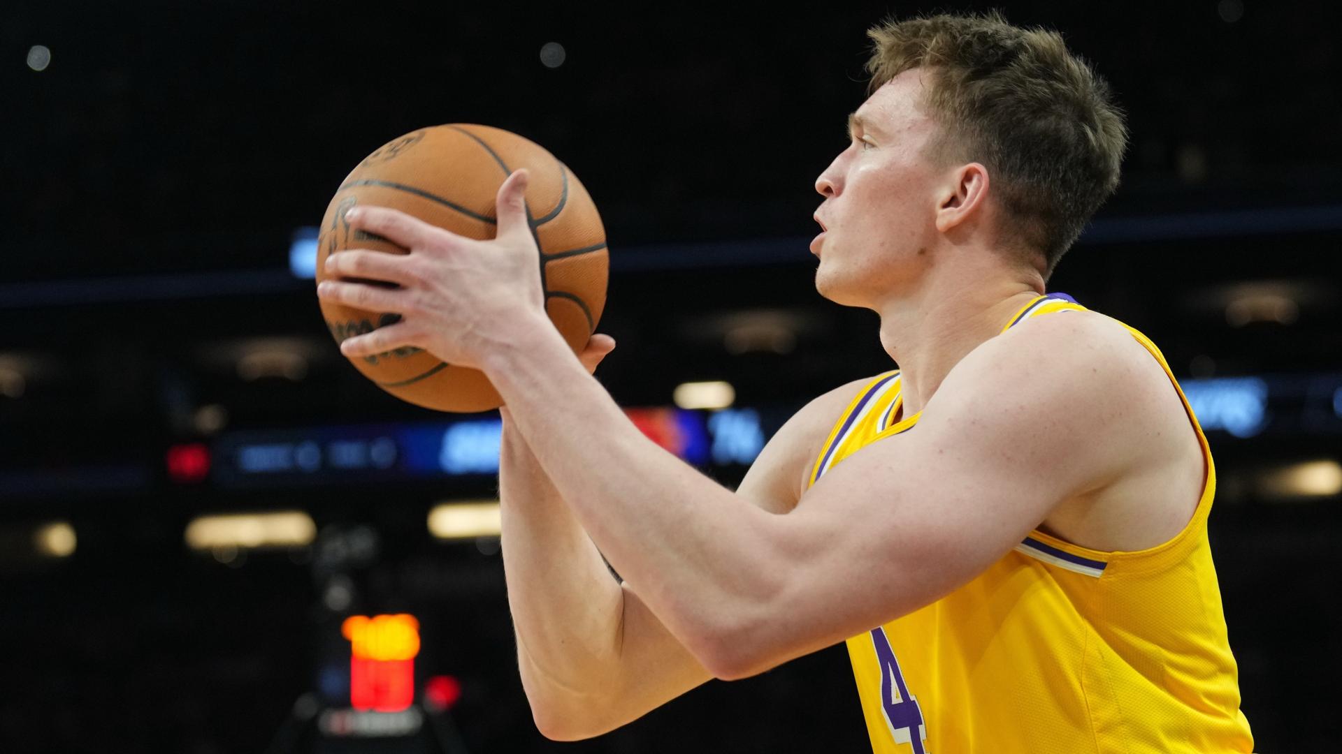 三分10中6轰30+5+2！到底是克内克特真不行，还是雷迪克不会用？