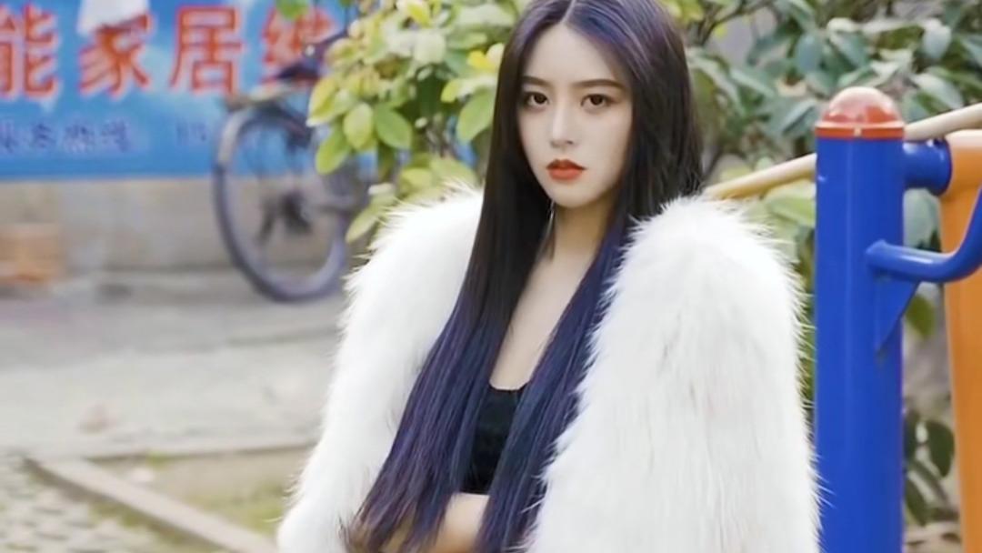 就喜欢这样软乎乎的温暖感觉，冬天怎么能没有皮草的美