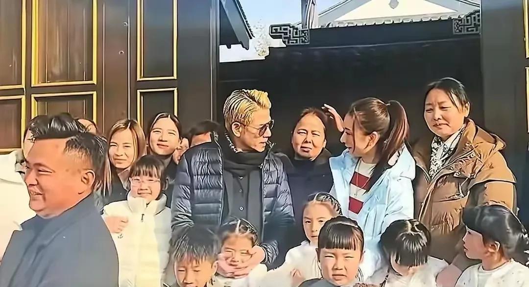 普遍认为郭富城肯定要追三胎的[黑线]，果然，郭天王在父亲节宣布有第三个娃了[狗头