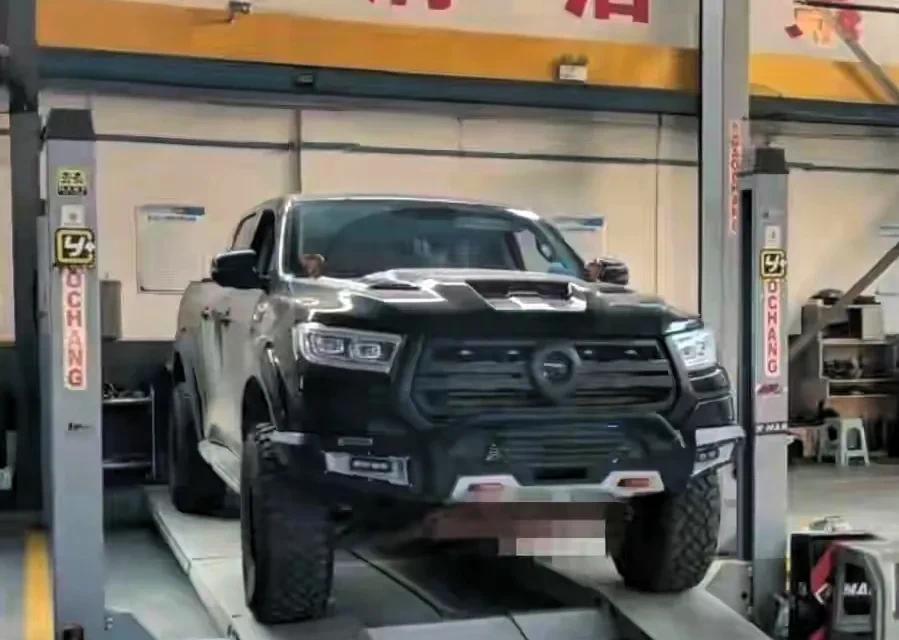 陕西西安，一女子开着长城炮柴油车，到某加油站加油，她告诉工作人员: 柴油加满，谁