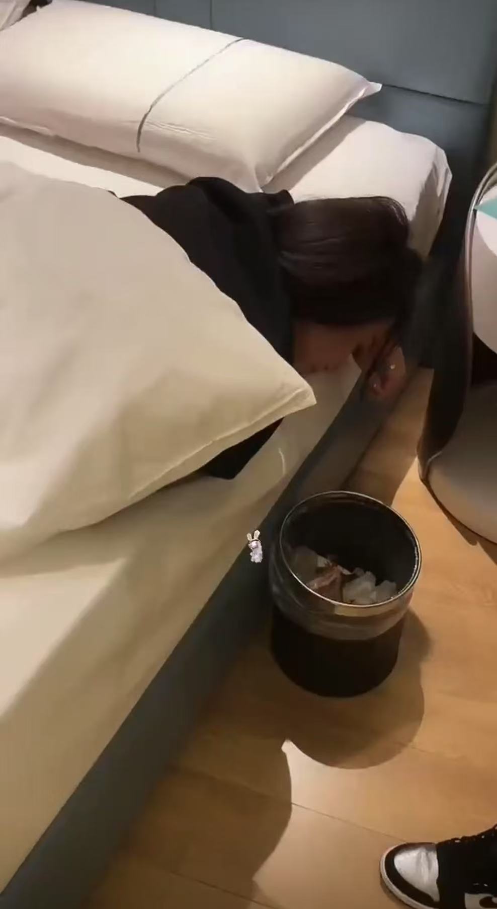 老板喝多了，要不要照顾她！