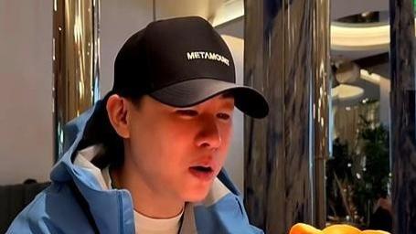 知名歌手现身深圳水贝买黄金？本人回应真相