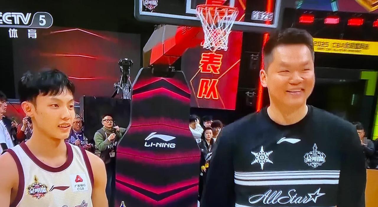 昨天晚上朱芳雨又给大家上演了一场三分雨的盛宴，也让球迷们大饱眼福，看到了三分球的