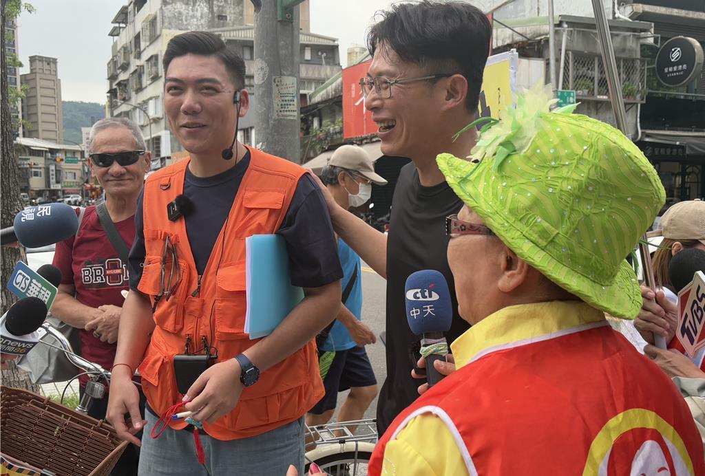 黄国昌力挺罢免吴思瑶，赖苡任被问加入民众党？
罢免绿委吴思瑶团体“地动删瑶”持续