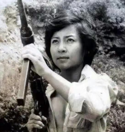 1975年，上百名美军惨死在越南美女特工阮文慧手下，美军悬赏10万未果，谁知4年