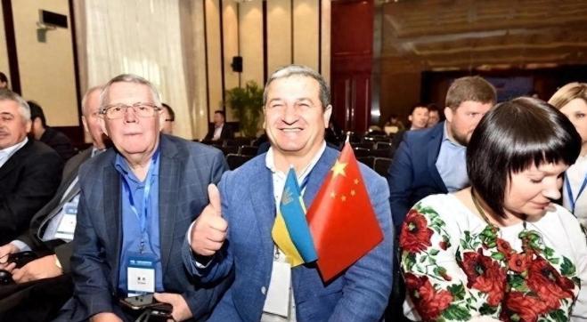 1991年，200 名乌克兰专家来中国做出巨大贡献后，在采访中竟然号啕大哭。他们
