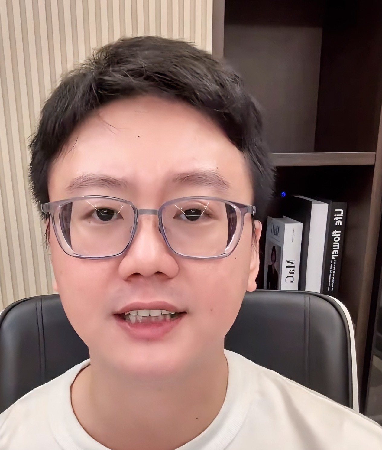奉劝大家一句，
千万不要相信网上这些情感博主，

大家都不要被陶白白的表面欺