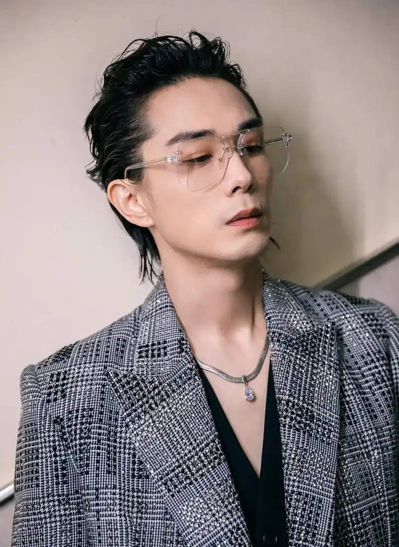戚薇李承铉分享婚姻保鲜秘诀











想知道明星夫妻如何让爱情保鲜吗