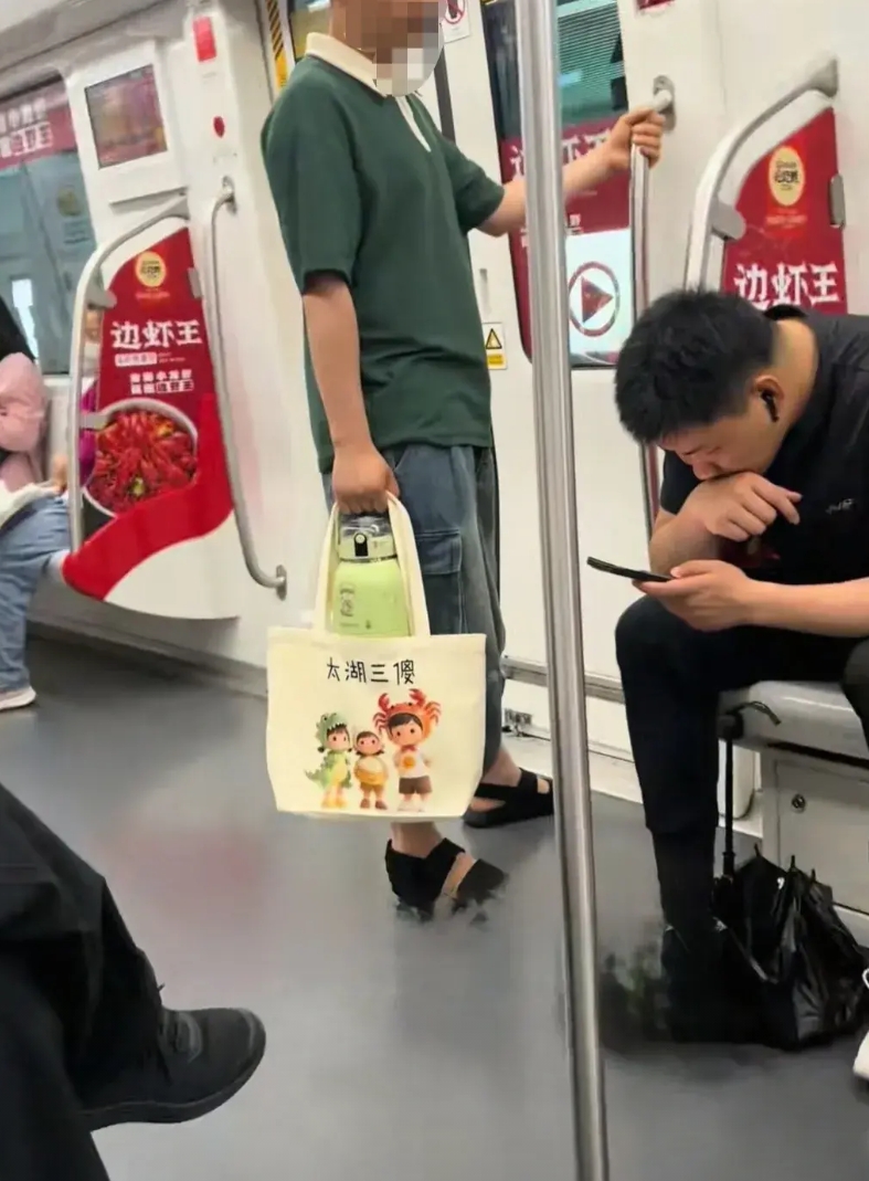 江苏人实在太有才太会玩了，踢球玩梗已经玩出了天际，苏锡常这辈子都没想到，踢球倒数